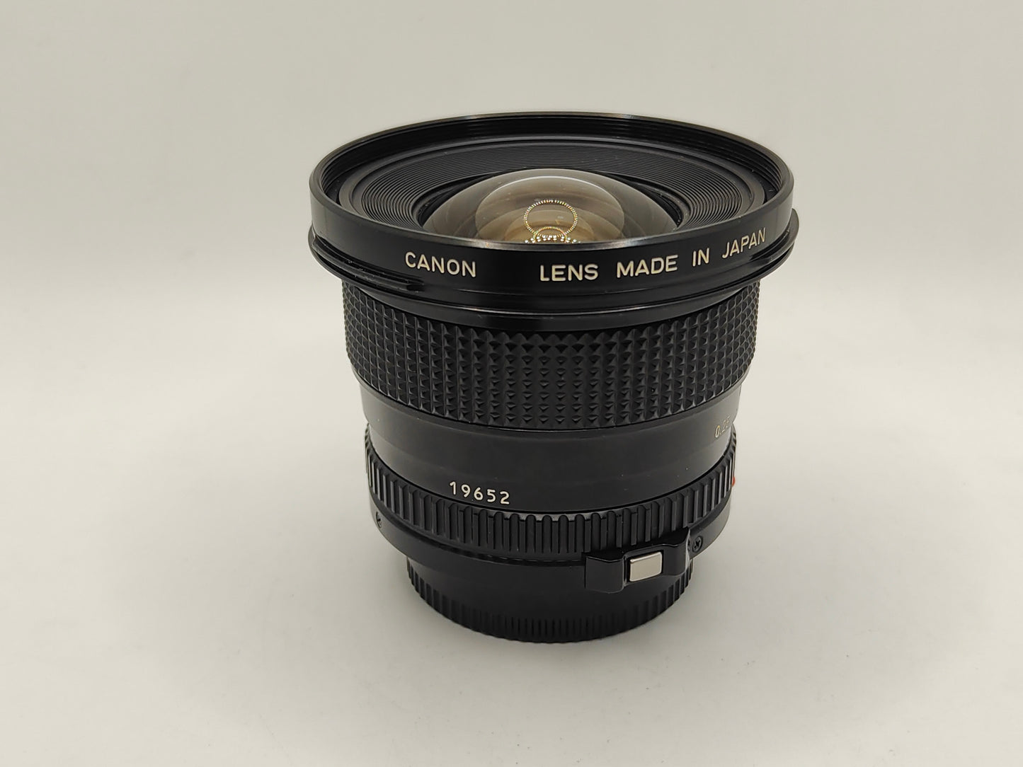 Canon New FD 17mm f4 Ultra-wide-angle Lens