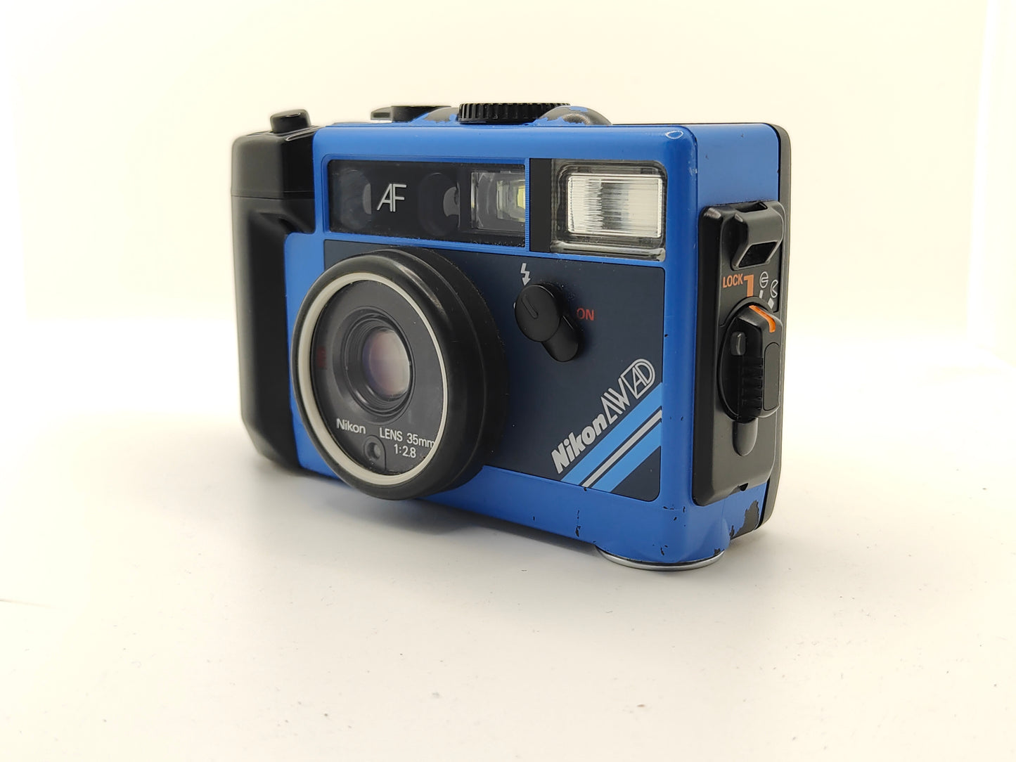 Nikon L35 AWAD underwater point-and-shoot camera (Blue)
