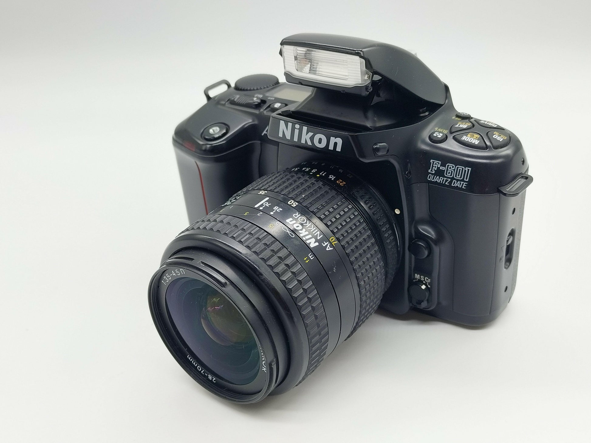 Nikon F601 autofocus film camera 28-70mm zoom lens Classic