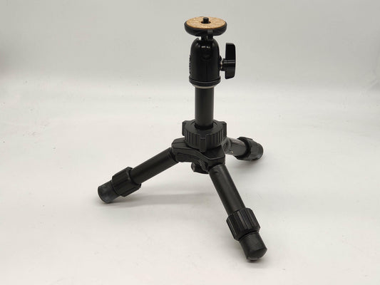 Slik Pro-Mini III mini tripod.