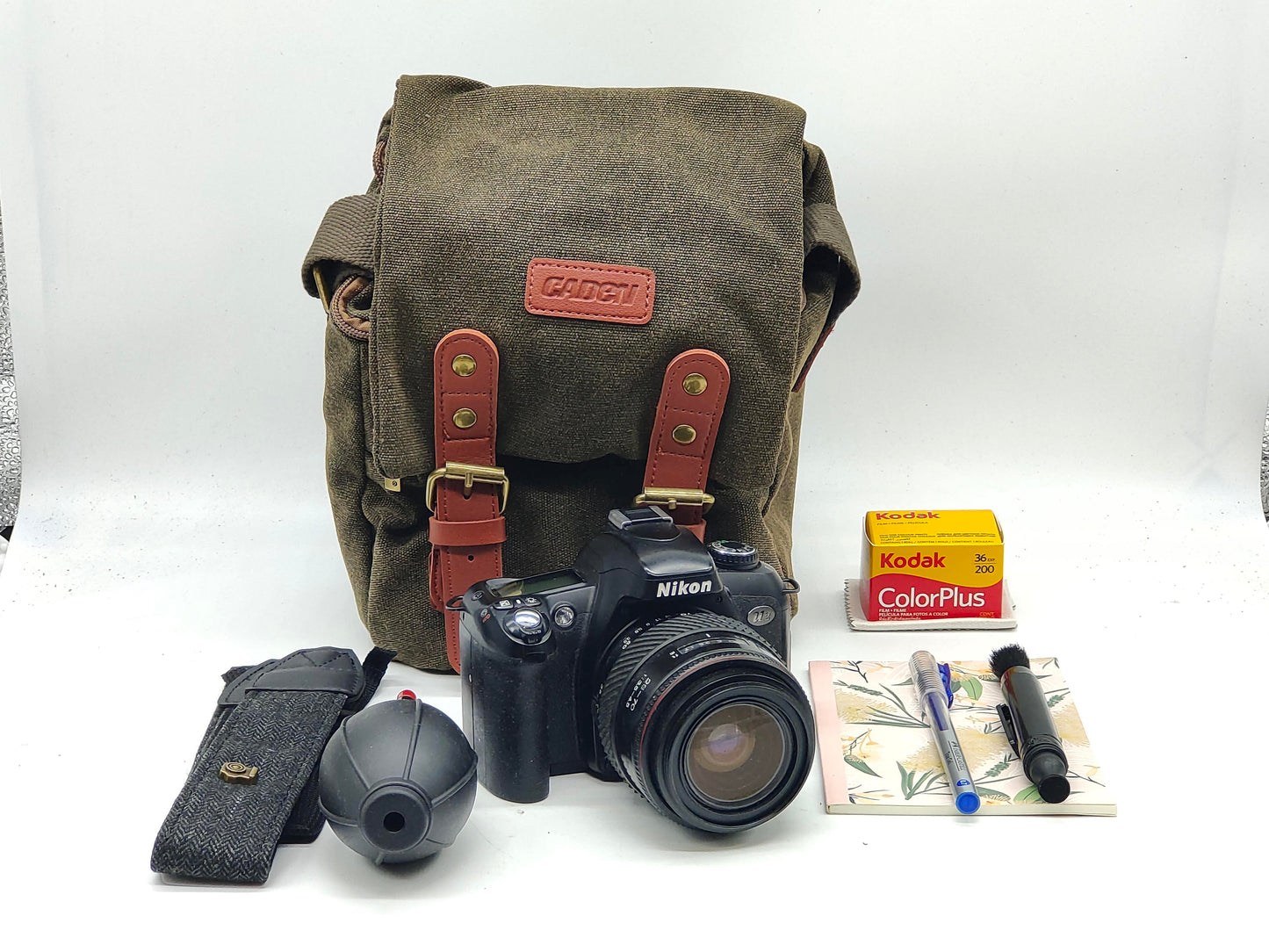 Nikon U2 + zoom lens SLR film camera kit