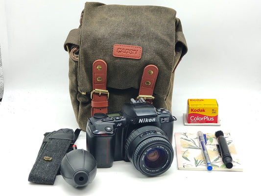 Nikon F-601 + zoom lens SLR film camera kit
