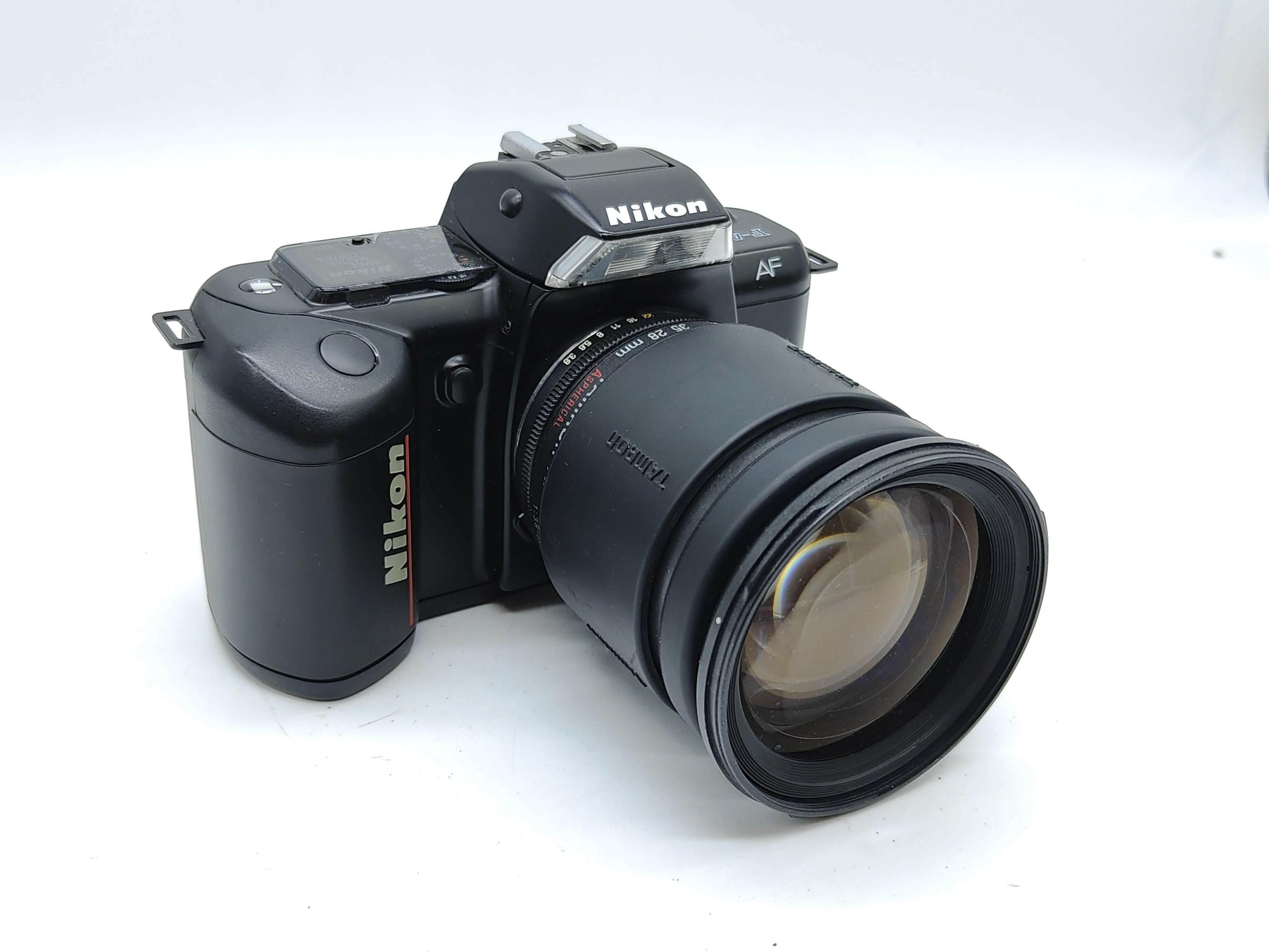 Nikon F-401s SLR film camera with 28-200mm zoom lens Classic