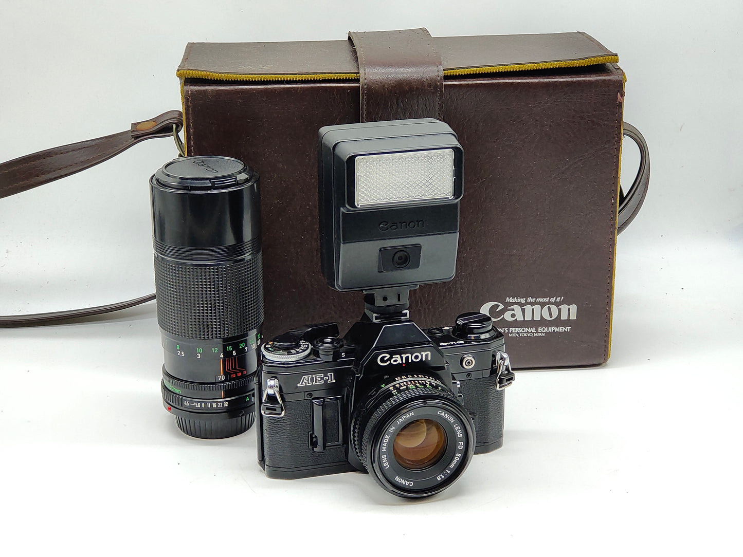 Canon AE-1 full kit in original case - gift set