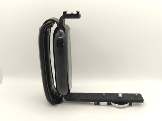 Mamiya 645 grip / flash bracket