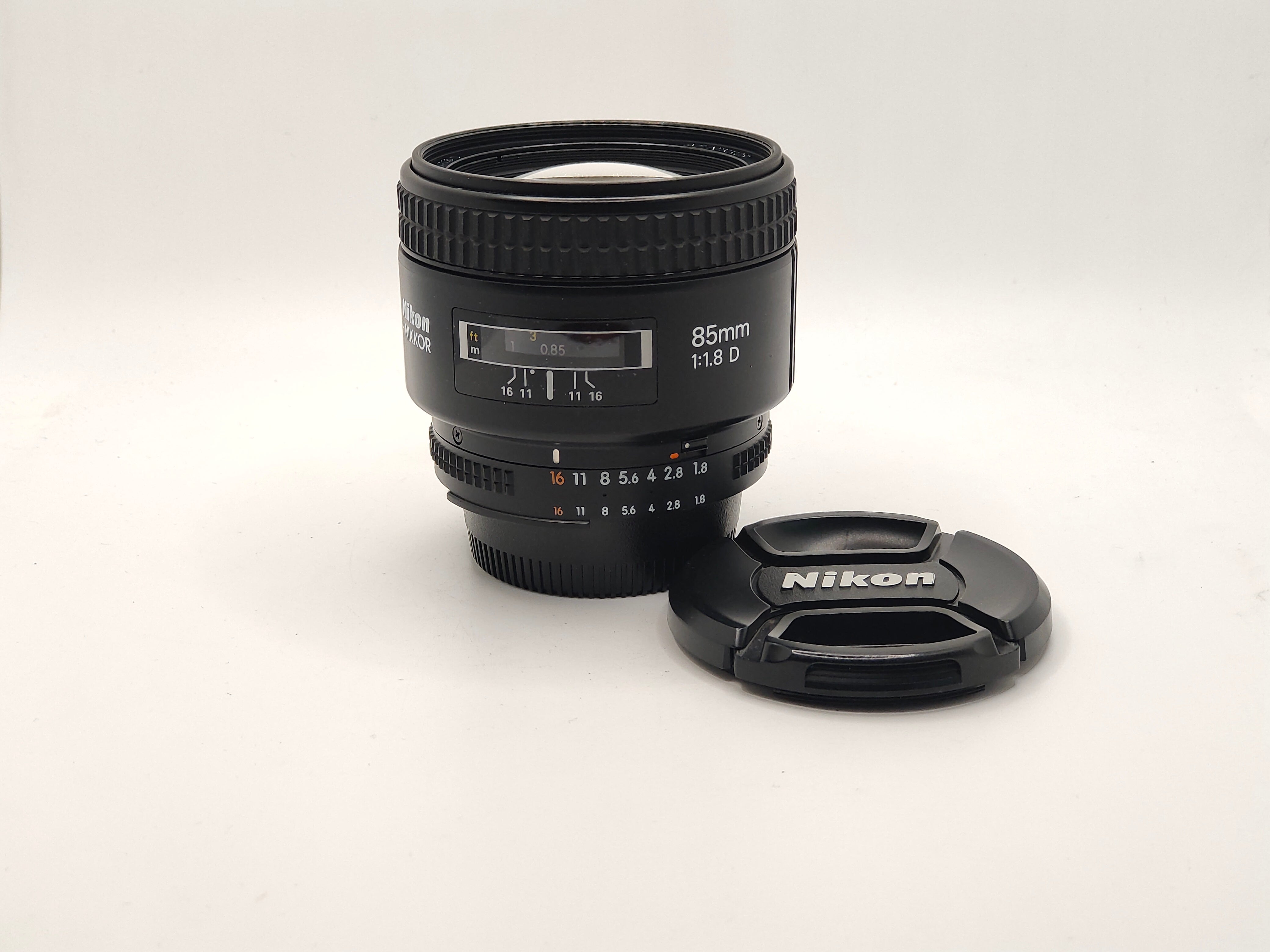 NIKKOR 85mm f/1.8 D レンズ Nikkor 85mm f/1.8D AF portrait lens | Classic Cameras AU