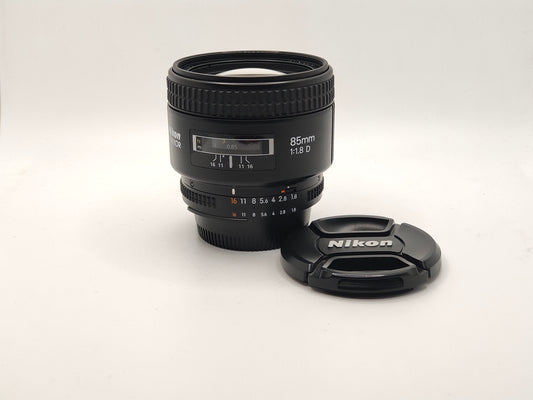 Nikkor 85mm f/1.8D AF portrait lens