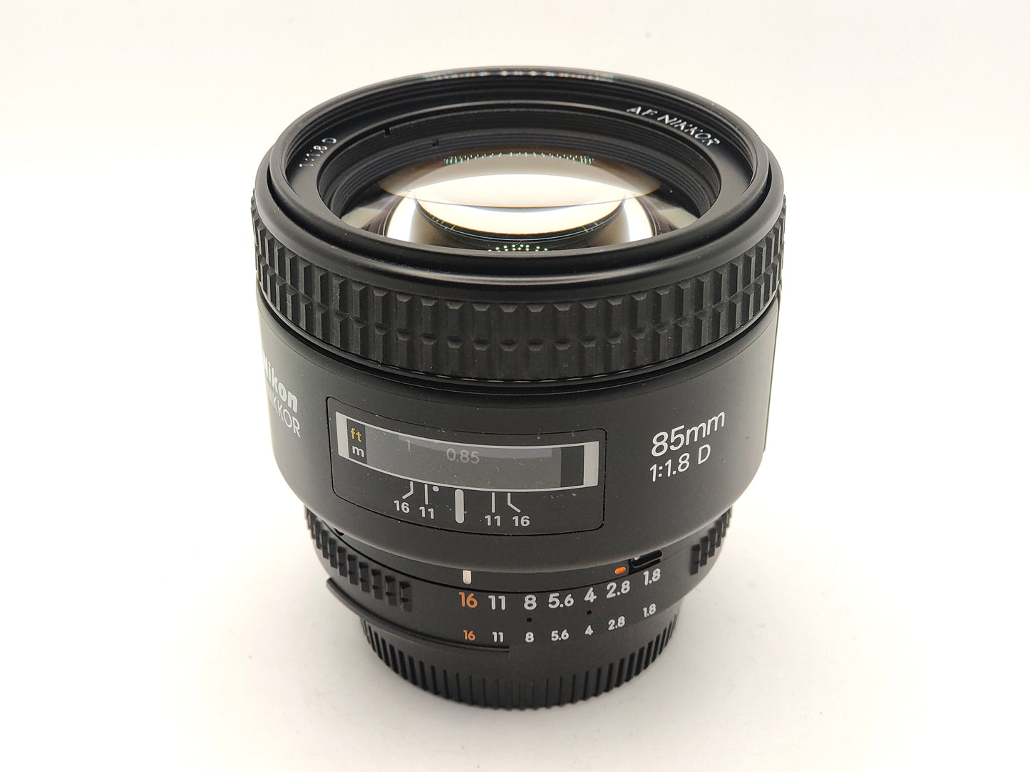 Nikkor 85mm f/1.8D AF portrait lens