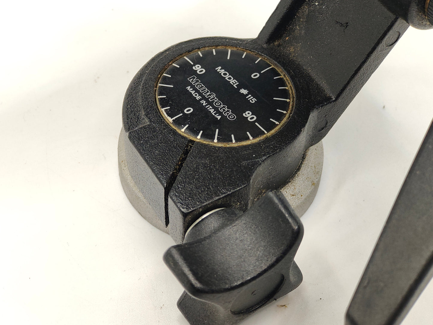Manfrotto #115 3-axis tripod head.