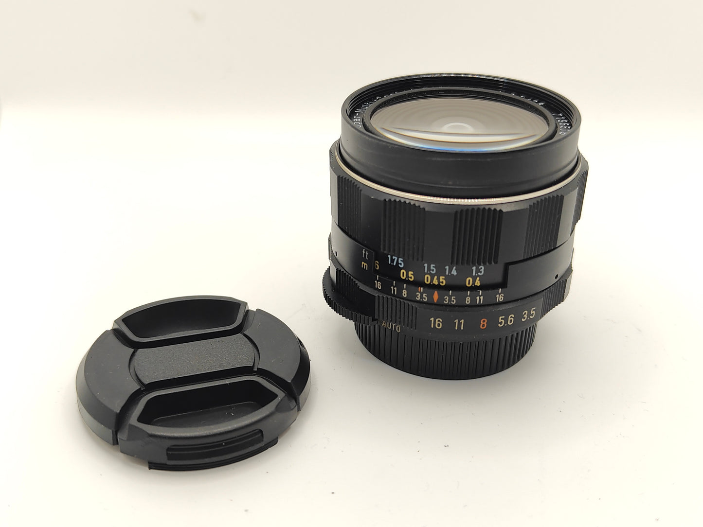 Super-Multi-Coated Takumar 28mm f/3.5 lens (M42 screw mount)