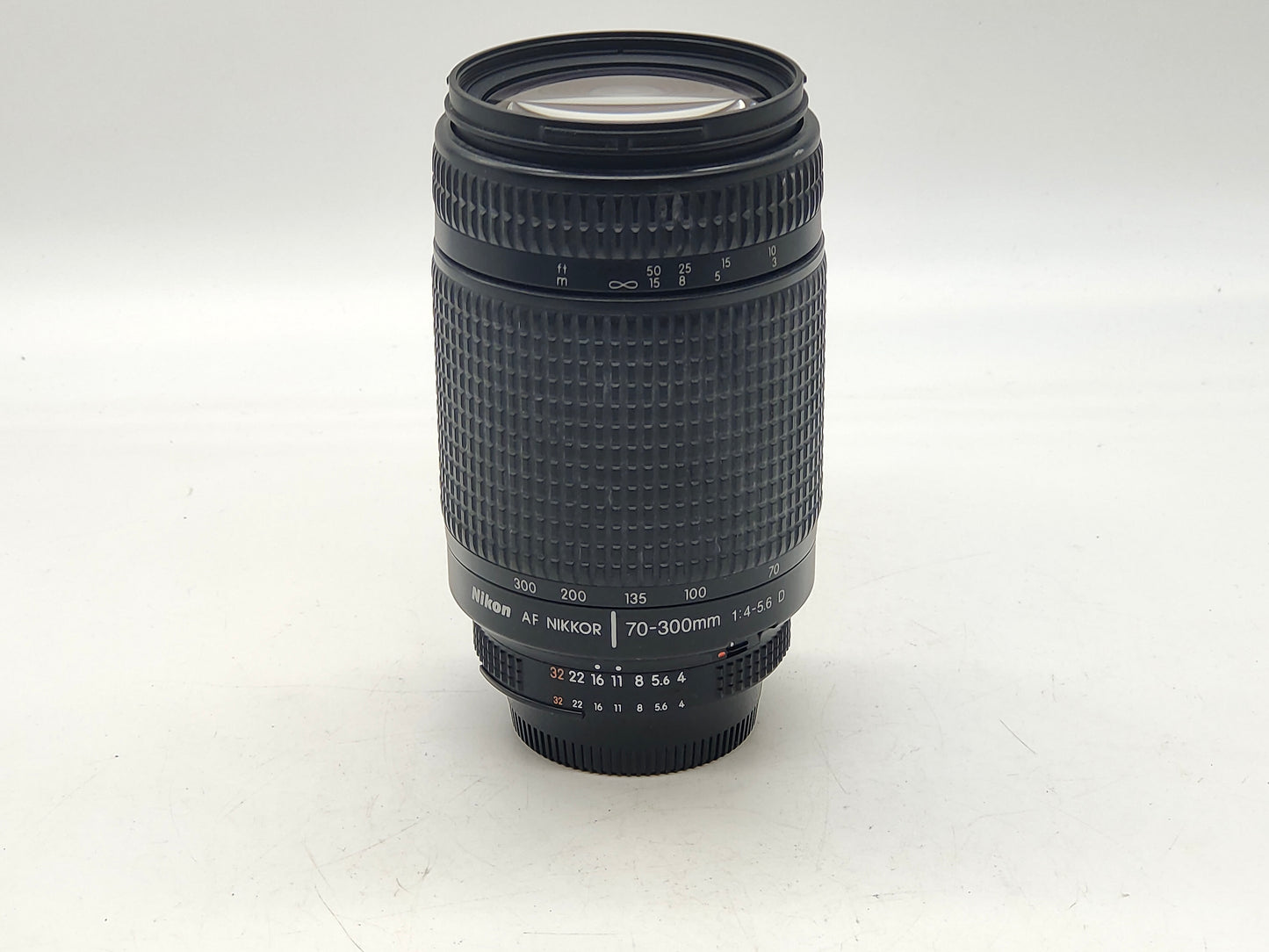 AF Nikkor 70-300mm f/4-5.6 telephoto zoom lens for Nikon Autofocus SLRs