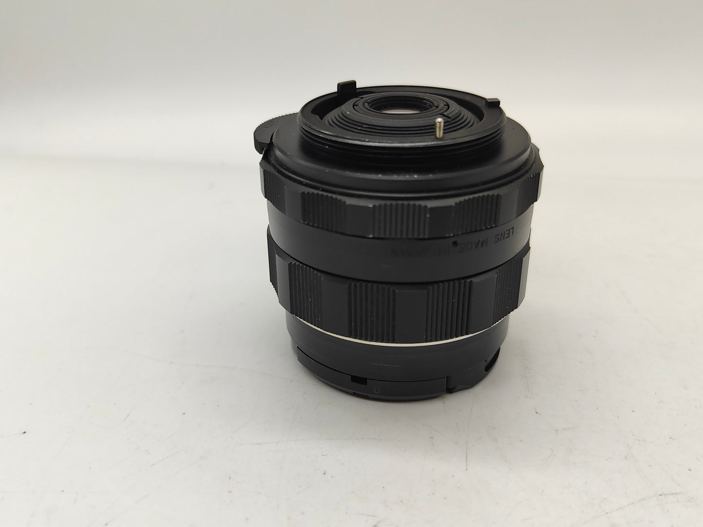 Super-Multi-Coated Takumar 28mm f/3.5 lens (M42 screw mount)