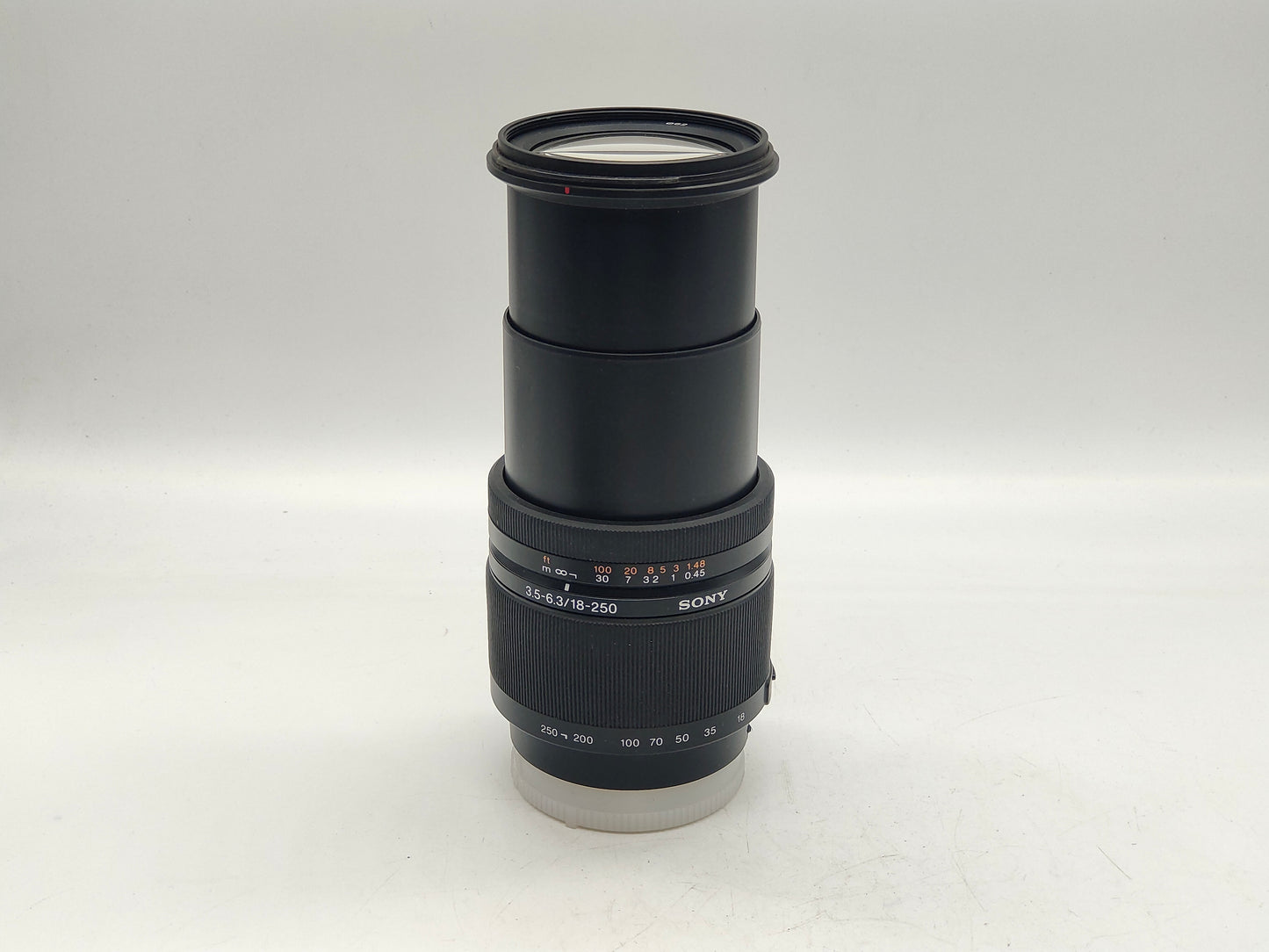 Sony 18-250mm f/3.5-6.3 DT Superzoom wide-angle to telephoto lens (SAL18250) Sony A-mount
