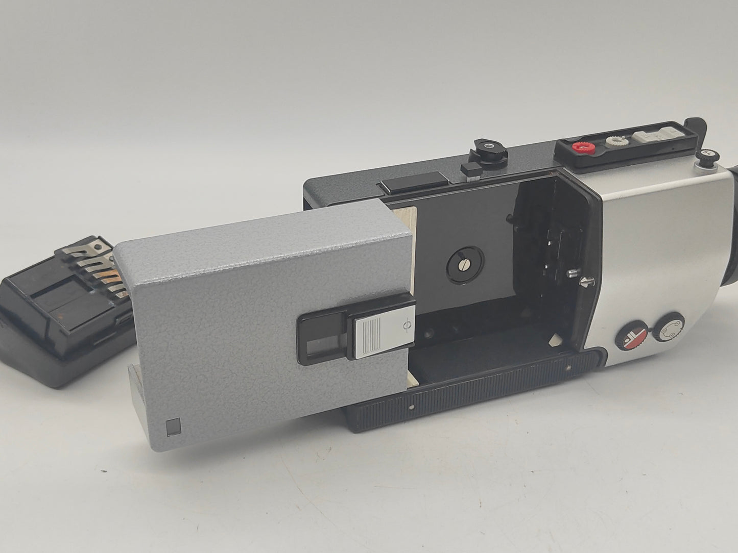 FILM TESTED Leicina Super RT1 Super-8 camera with original case