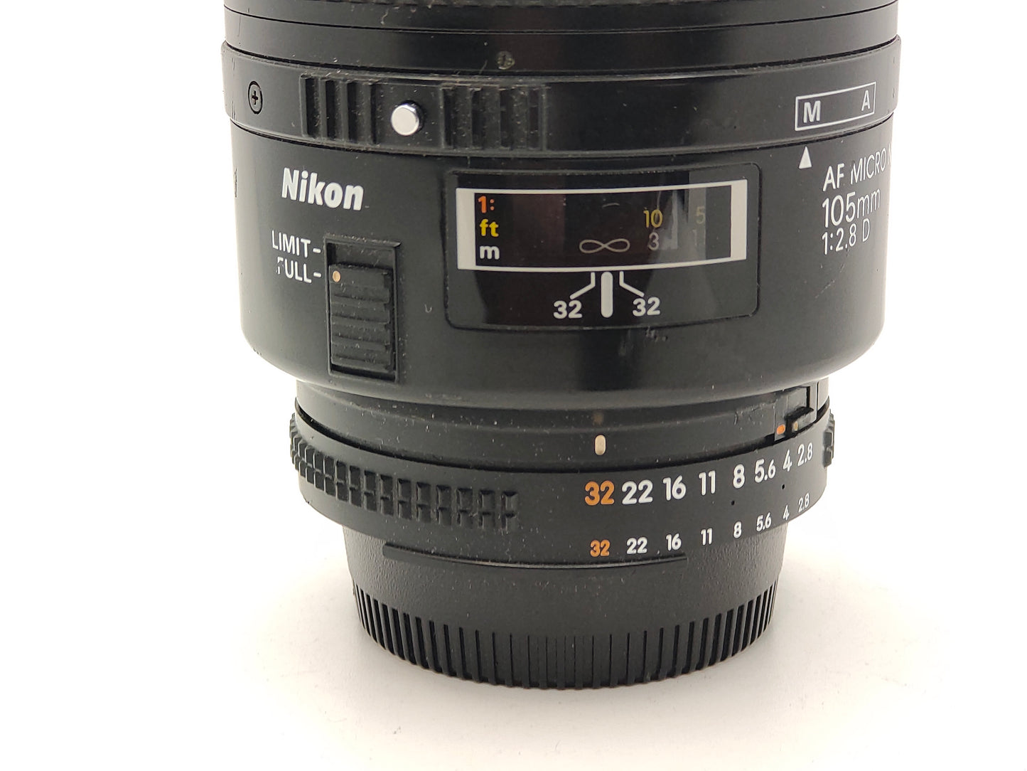 AF Micro Nikkor 105mm f/2.8 lens