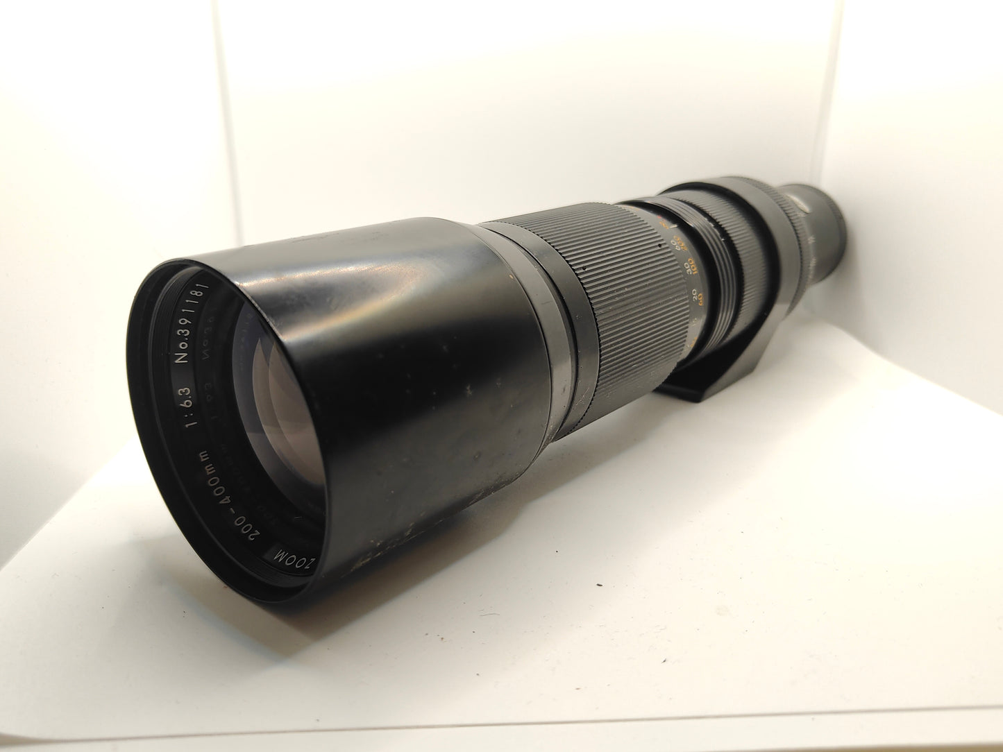 Tamron 200-400mm f/6.3 telephoto zoom lens for Pentax M42 mount SLRs.