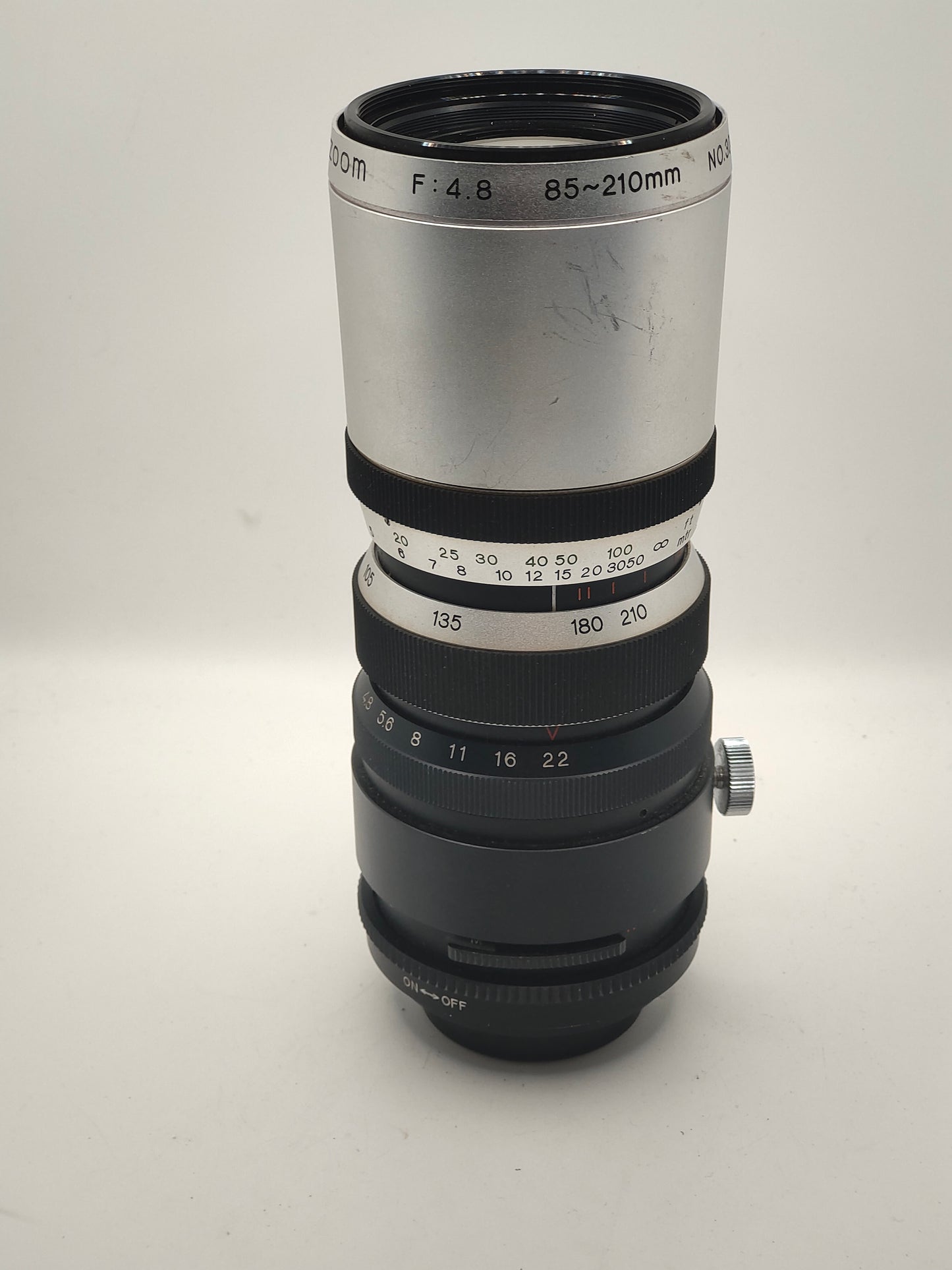 Sun 85-210mm f/4.8 retro zoom M42 (Pentax screw-mount) lens.
