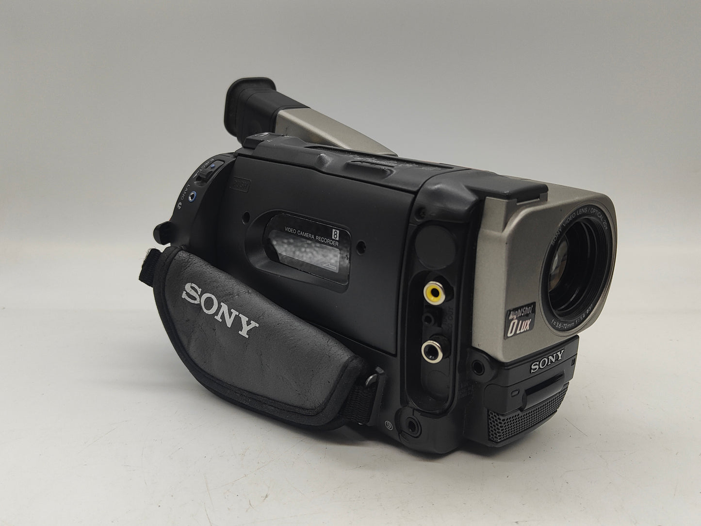 Sony Handycam CCD-TRV47E Video 8 movie camera: RENTAL
