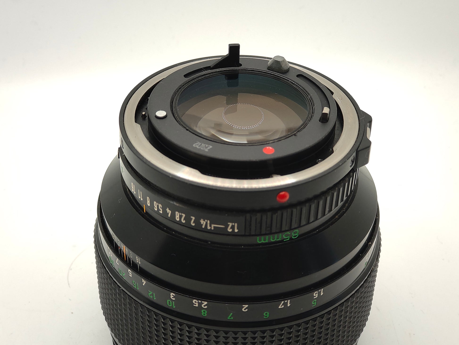 Canon 85mm f/1.2 L New FD lens in stunning condotoion.