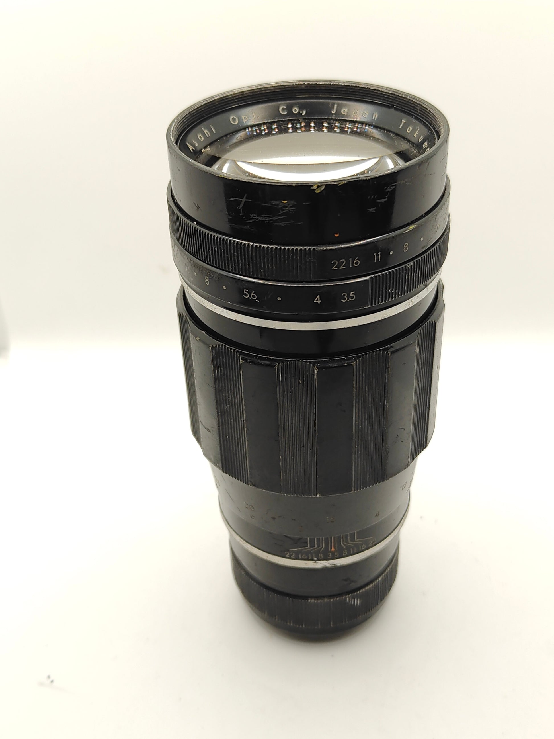 Asahi Takumar 200mm f/3.5 telephoto lens for Pentax M42 mount SLRs.
