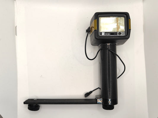 Autopana PE-3000 Camera flash with camera bracket.