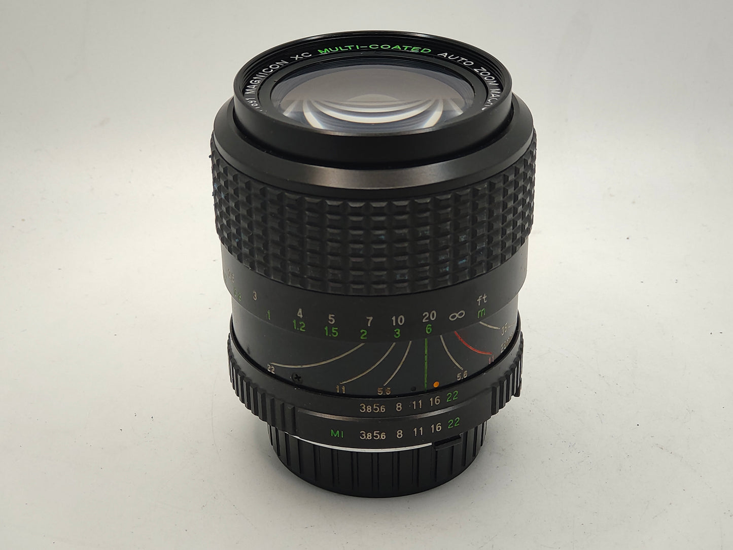 28-70mm f/3.8 zoom lens for Minolta SRT SLRs