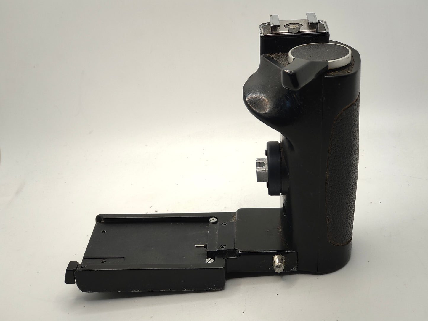 Bronica ETR / ETRS camera grip and winder.