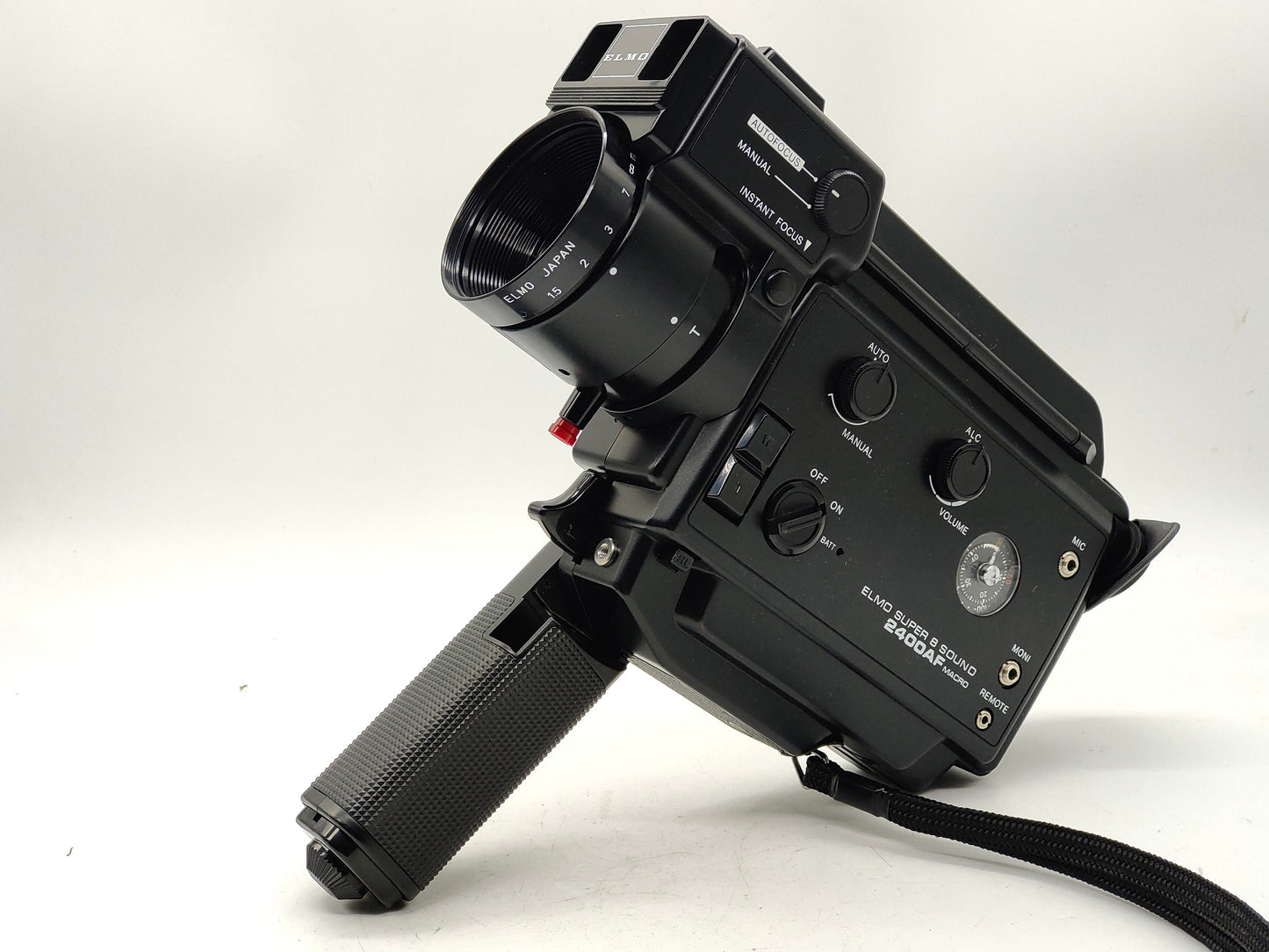 FILM TESTED Elmo 2400AF Autofocus Super-8 cine camera. Available in-store at REWIND PHOTO LAB.