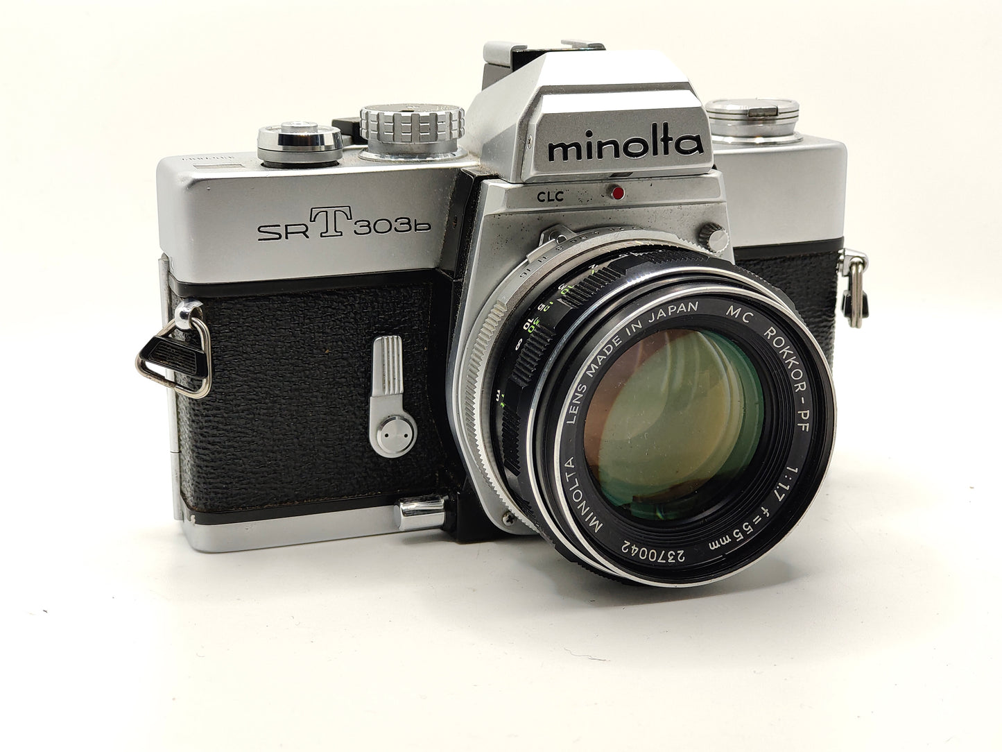 Minolta SRT-303b SLR film camera