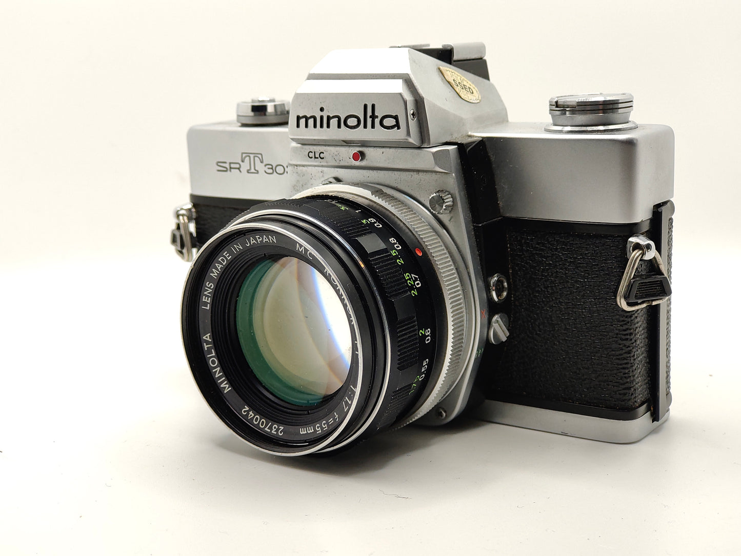 Minolta SRT-303b SLR film camera