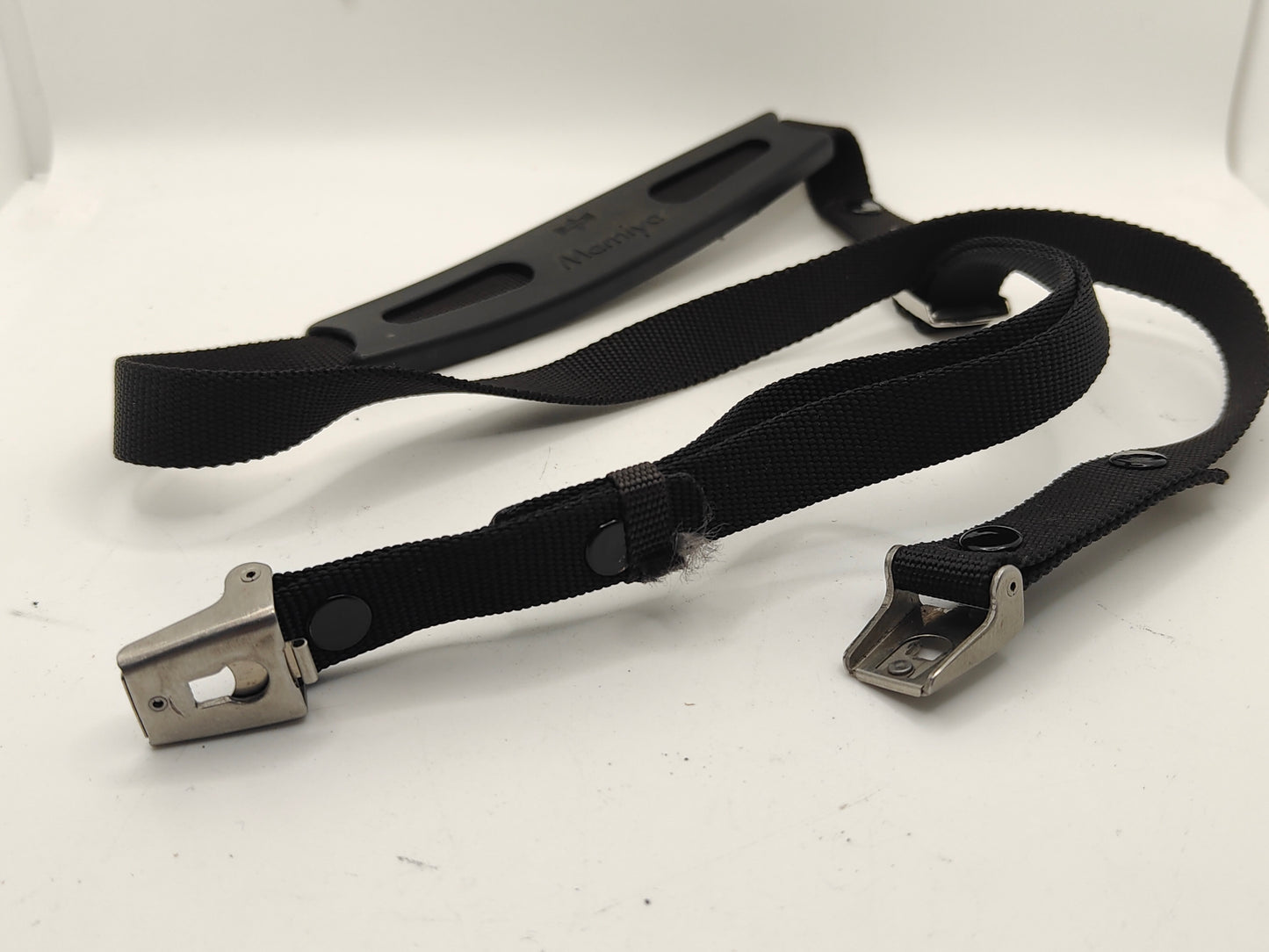 Mamiya RB67 strap with lugs.