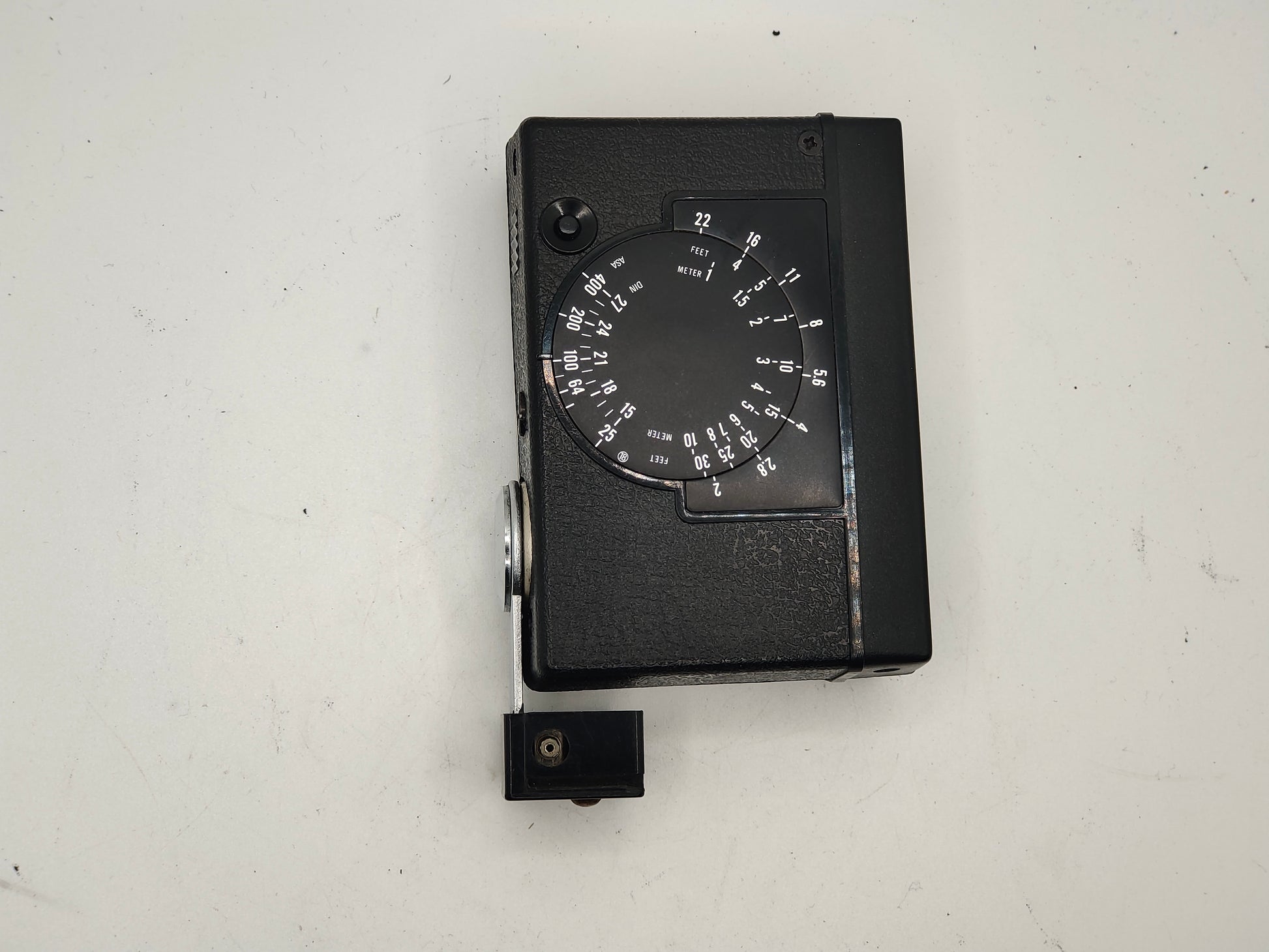 Speedtron Camera flash with hot-shoe + cable.