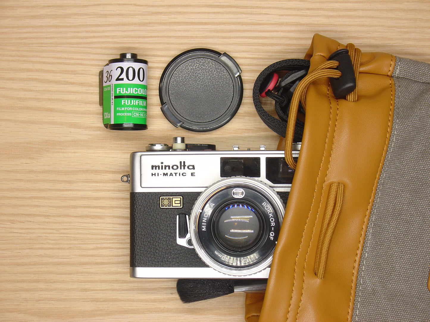 Minolta HiMatic E rangefinder camera kit