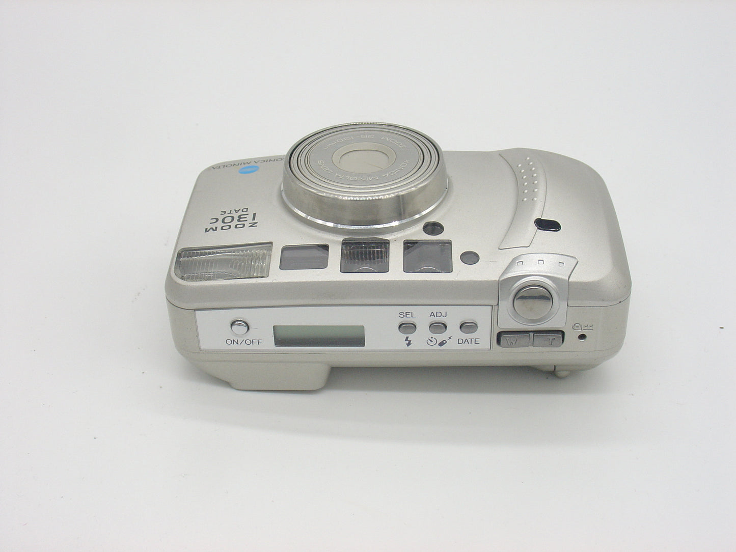 Appareil photos argentique Konica MT 100 fonctionnel à pelicule Appareil photos argentique Konica MT 100 fonctionnel à pelicule
